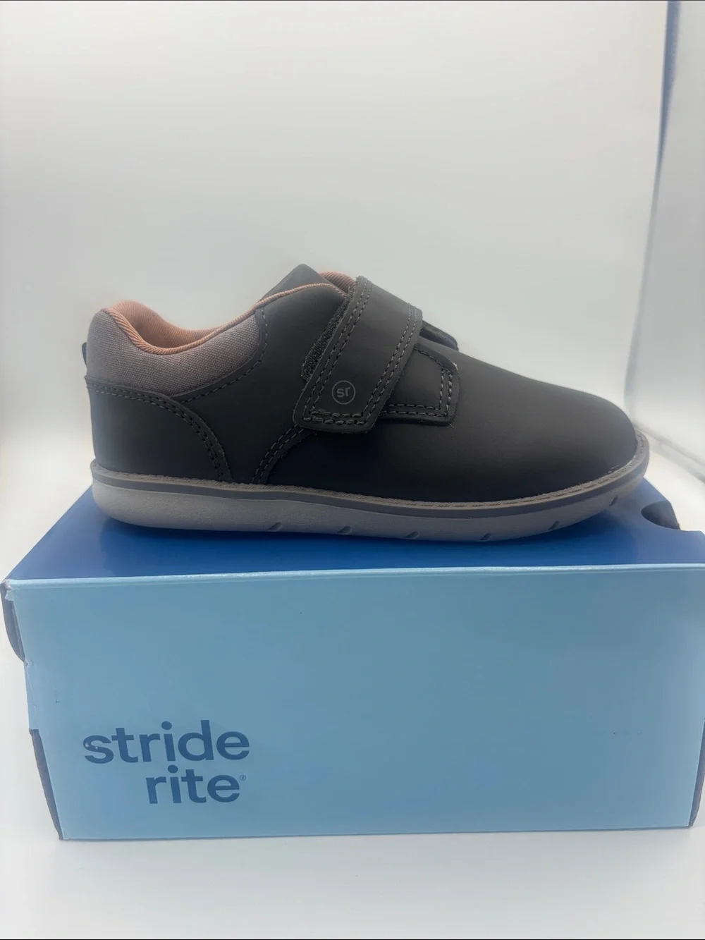 Stride Rite SRT Griffin Grey Velcro Shoe 10 WIDE NWT